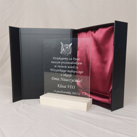 Prezent dla wychowawcy elegancka statuetka z dedykacją Dzień Nauczyciela