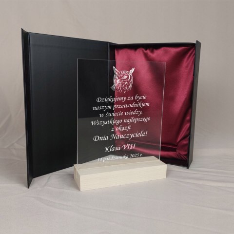 Prezent dla wychowawcy elegancka statuetka z dedykacją Dzień Nauczyciela