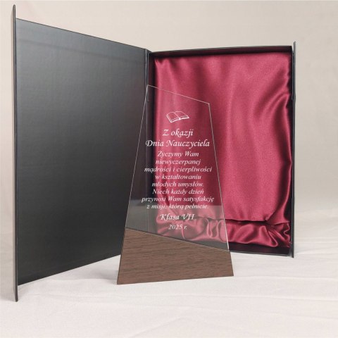 Statuetka na Dzień Nauczyciela - elegancki prezent w etui dla Wychowawcy