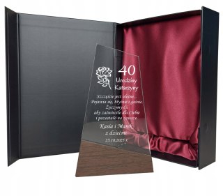 Statuetka urodzinowa - elegancki prezent w etui na wyjątkową okazję GRAWER