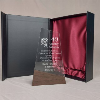 Statuetka urodzinowa - elegancki prezent w etui na wyjątkową okazję GRAWER