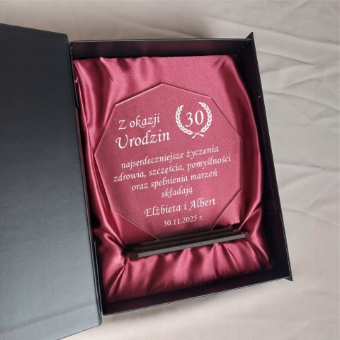 Statuetka z dedykacją wyjątkowy prezent urodzinowy w etui z grawerem 30 50