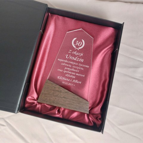 Wyjątkowy prezent urodzinowy - elegancka statuetka w pudełku 30 40 50 60 70