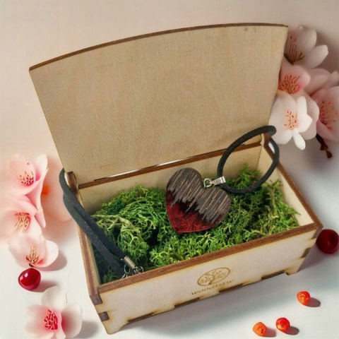 Naszyjnik Serce z drewna Wenge i żywicy