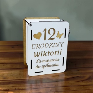Personalizowana Skarbonka dla Dziewczynki Biała ze Złotym Motylem i Sercem