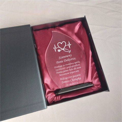 Prezent dla lekarza statuetka z dedykacją podziękowanie za troskę i opiekę