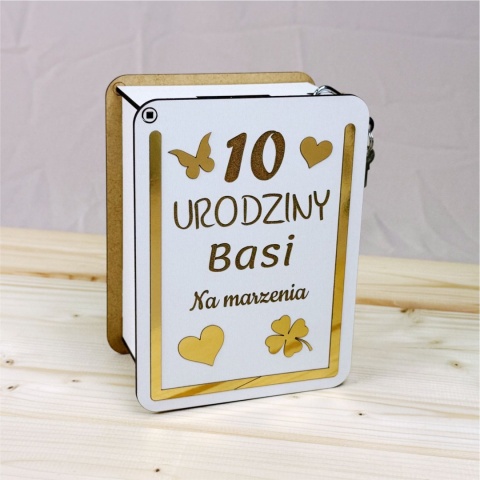 Skarbonka z grawerem dla dziecka - prezent urodzinowy z personalizacją