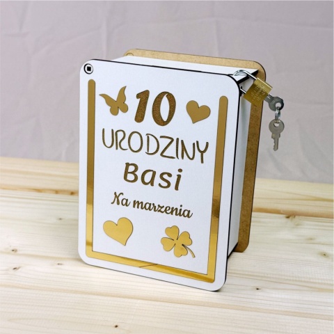 Skarbonka z grawerem dla dziecka - prezent urodzinowy z personalizacją