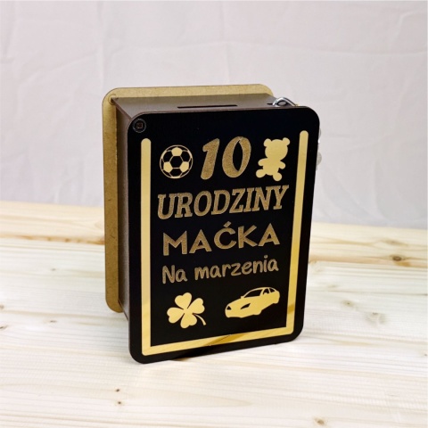 Skarbonka z grawerem na urodziny - wyjątkowy prezent dla dziecka