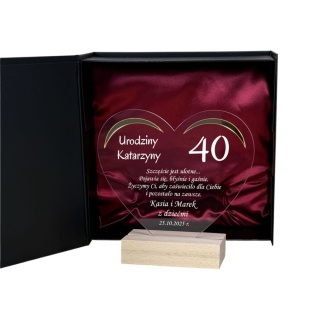 Elegancka statuetka Serce na urodziny - prezent z grawerem personalizowany