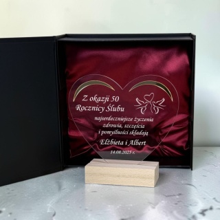 Statuetka Serce na rocznicę ślubu - prezent z grawerem personalizowany