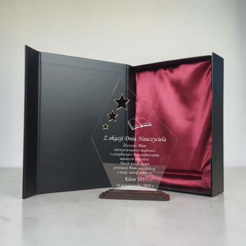 elegancka statuetka z grawerem dla nauczyciela