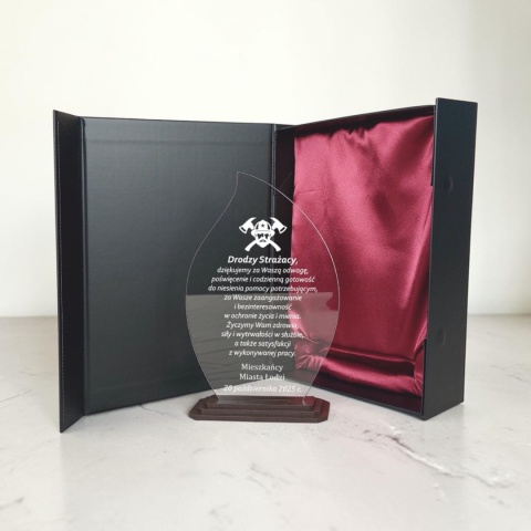 elegancka statuetka z grawerem dla strażaka